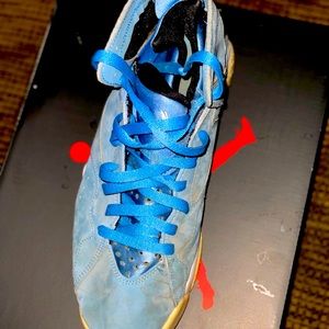 Pretty old still stylish shoes from back in the day